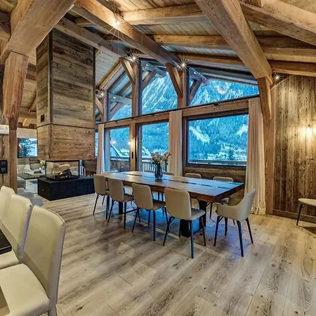 Unveiling Distinct Luxury Of A Chalet In 木屋